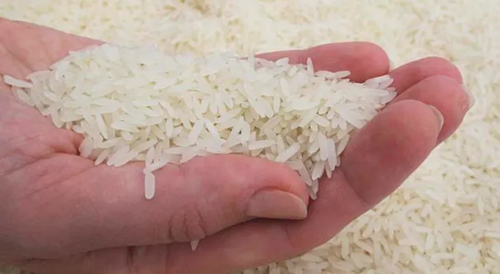 Coloca en un frasco un puñado de arroz crudo y 3 granos de pimienta, cambiarás tu vida!