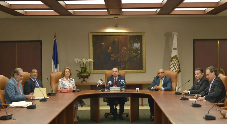 Valdez Albizu informa al sistema financiero disponibilidad de RD$29,000 millones liberados por Junta Monetaria