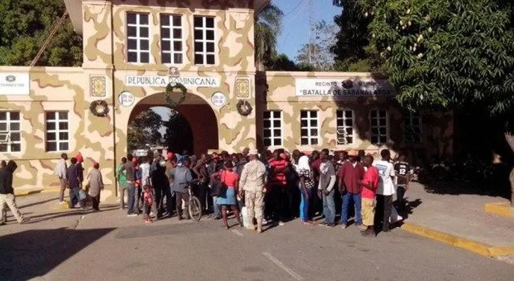 Haitianos sin papeles en RD frente a un gran dilema; se tienen que ir y en Haití no los aceptan 