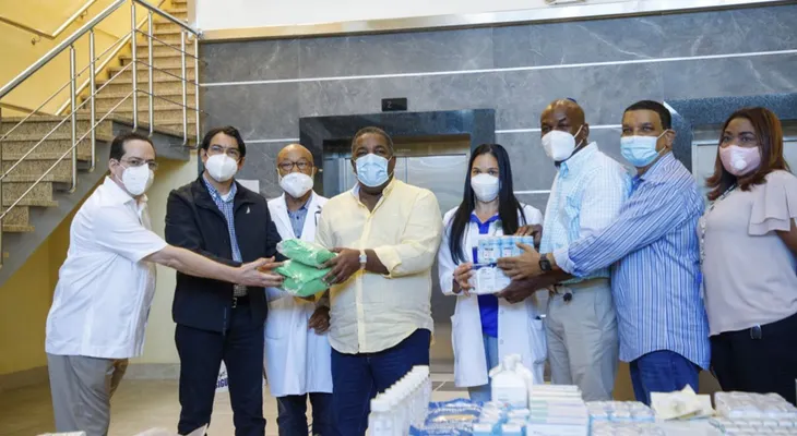 Gabinete de política Social entrega 29 millones de pesos en medicamentos a hospitales de Santiago