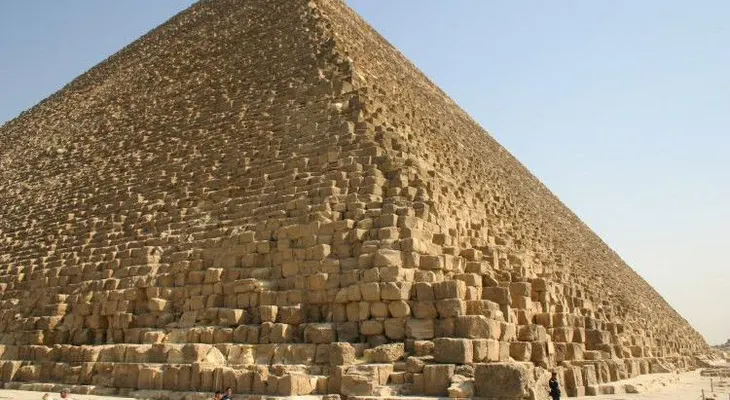 Detectan impresionantes anomalías en las pirámides de Egipto