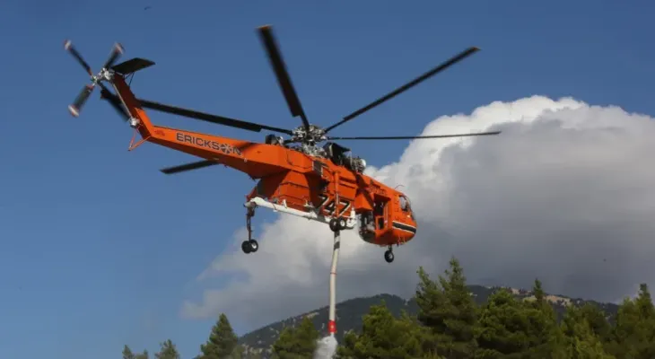 Colisión de dos helicópteros antiincendios en Grecia deja dos muertos y dos heridos