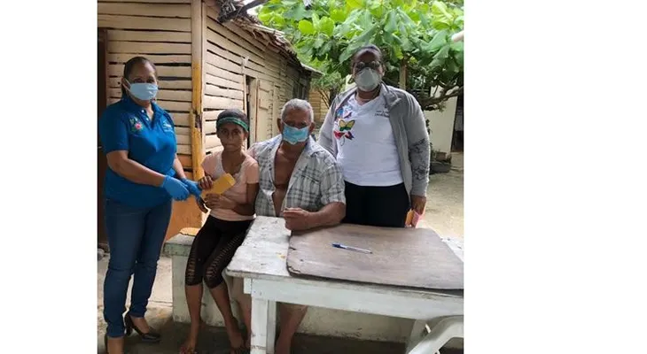 Voluntariado Bancentraliano dona fondos a centros Tercera Edad y de Educación Inclusiva provincia Hermanas Mirabal