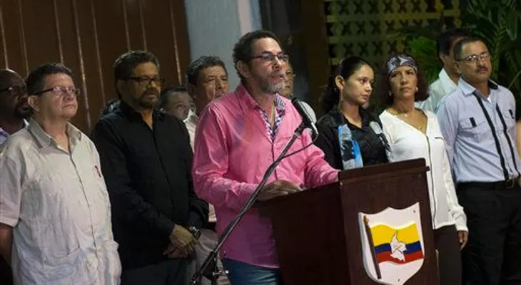 FARC presenta a sus nuevos negociadores