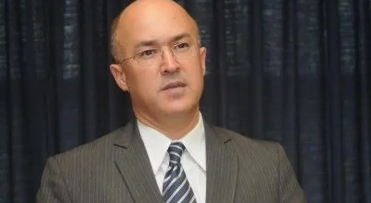 Domínguez Brito: "sin un régimen efectivo de consecuencias estamos destruyendo nuestra democracia"