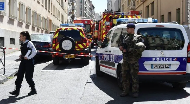 Dos detenidos por planear un ataque en vísperas de la elección francesa