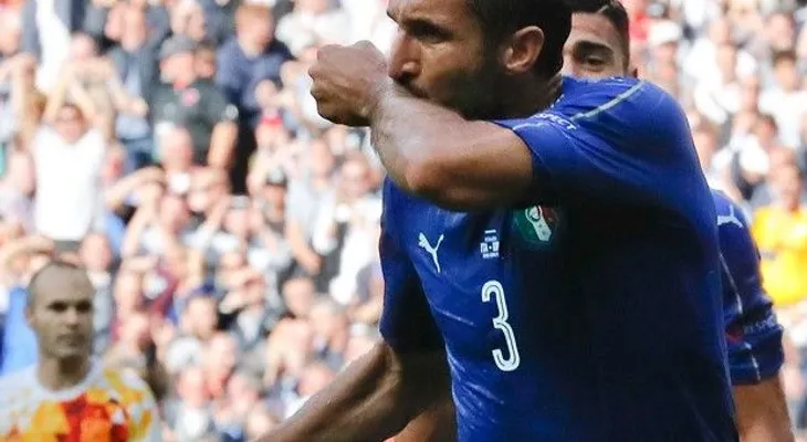 Italia e Islandia vencen a España y a Inglaterra