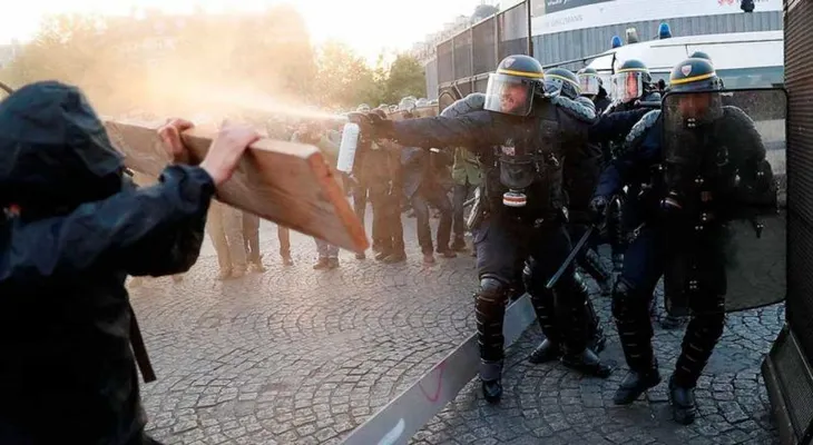 Seis Heridos y 29 detenidos en protestas contra el resultado electoral en París            