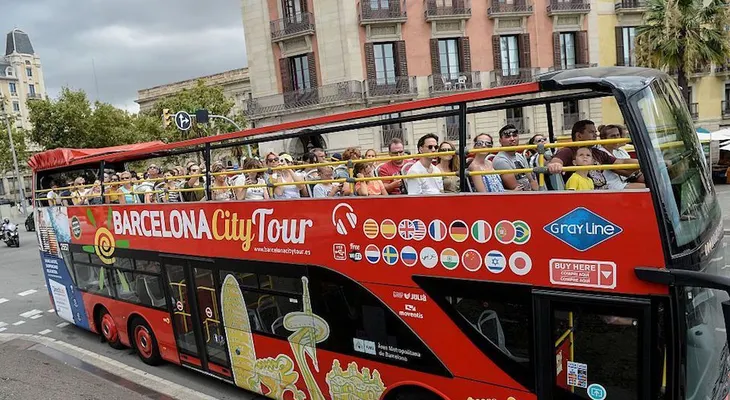 España registró en 2016 un récord de 75,6 millones de turistas