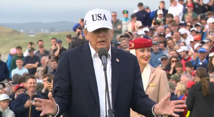 Trump anuncia la eliminación de los aranceles al whisky irlandés durante su visita a Irlanda