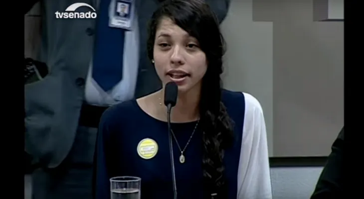 Esta adolescente es la voz del movimiento estudiantil en Brasil