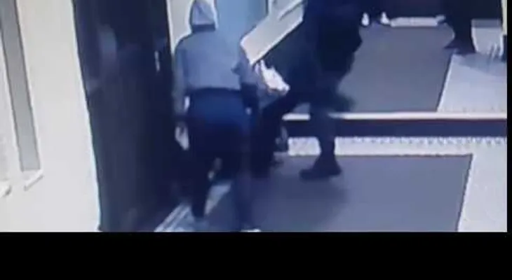 NY: Un conglomerado de gente donde todo el mundo está solo (VIDEO)