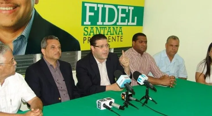 Sanz Lovatón dice gobierno es indolente ante reclamos 