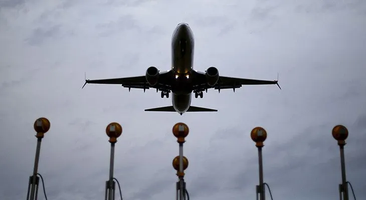 Un piloto iamenazó a su mujer con estrellar un avión de 200 pasajeros si se divorciaba de él