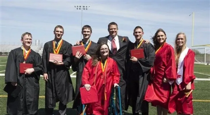 Septillizos se gradúan de la secundaria