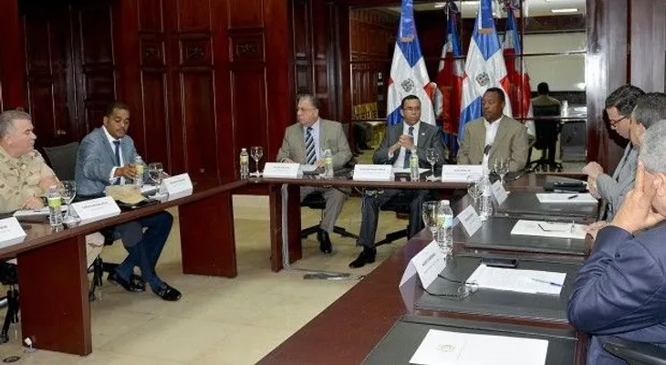 Buscan solucionar dificultades enfrentan camioneros transportan mercancías hacia Haití 