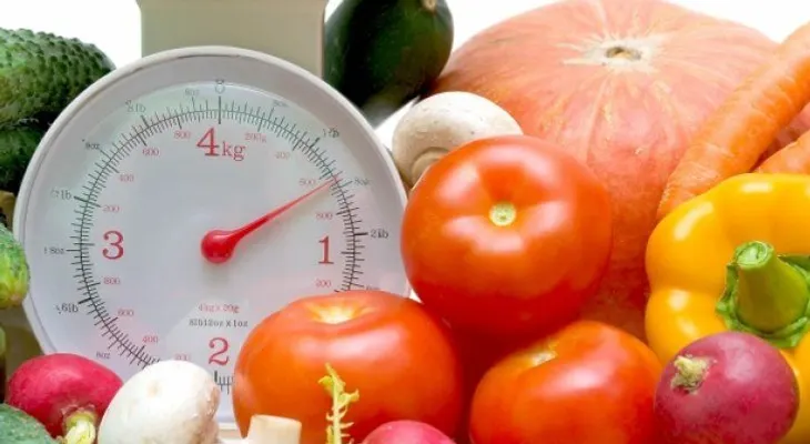 ¿Comer calorías te ayuda a quemar más grasa?