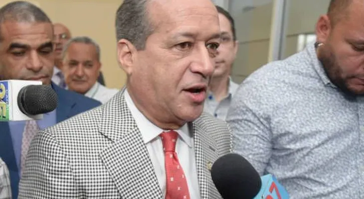 Reinaldo convoca urgente rueda de prensa del PLD; participarían 23 miembros del CP 
