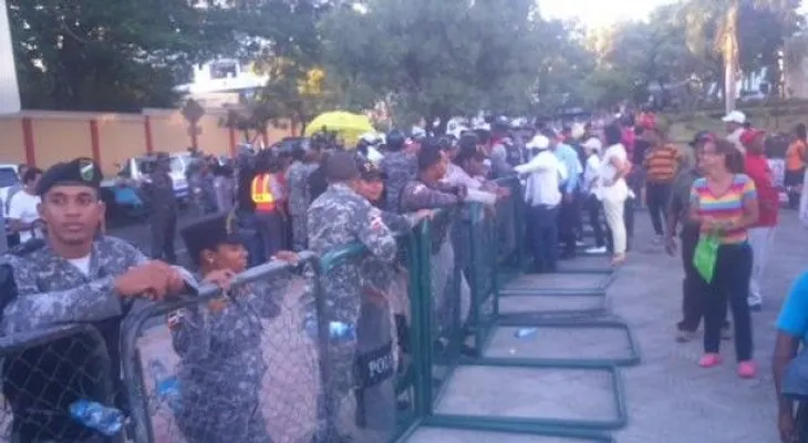 Policía impide nueva vez protesta frente a la OISOE
