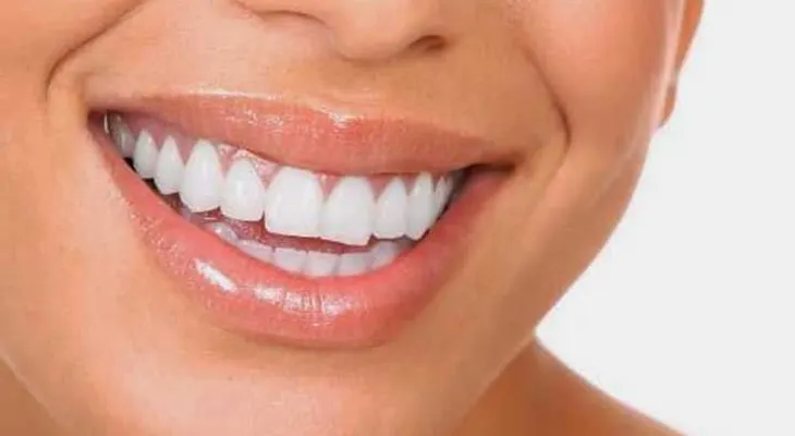 Mis dientes y boca parecían como una anciana, pero este remedio me la puso como un bebe