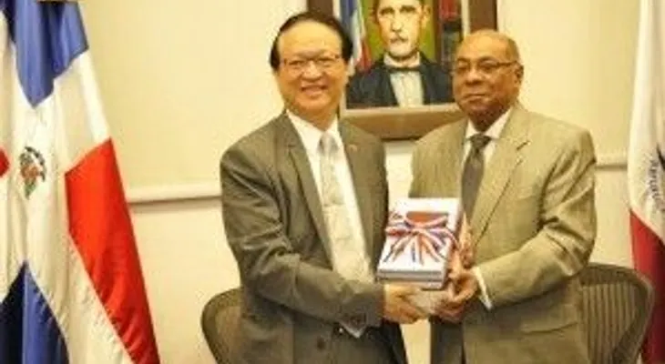 Presidente TC recibe visita embajador de China-Taiwán
