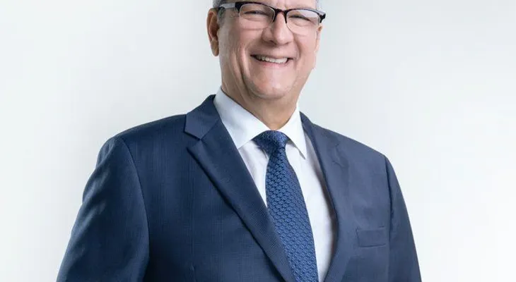 Abinader designará a Lisandro Macarrulla ministro de la Presidencia