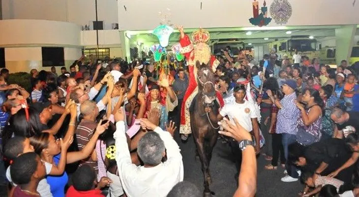 Desfile de los Reyes Magos causa sensación en la capital