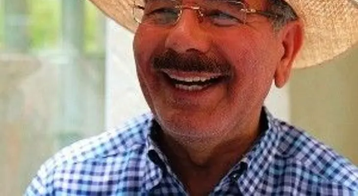 Danilo Medina entre vientos huracanados