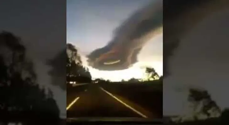 Un extraño fenómeno meteorológico aparece en el cielo en Michoacán...