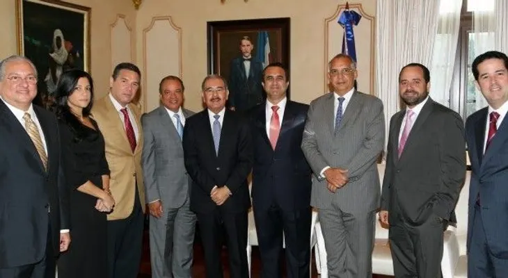 Presidente Medina recibe representación nueva Junta Directiva de Adozona