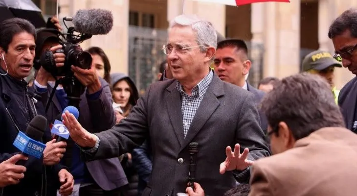 Uribe afirma que la paz ilusiona pero el acuerdo con las FARC decepciona