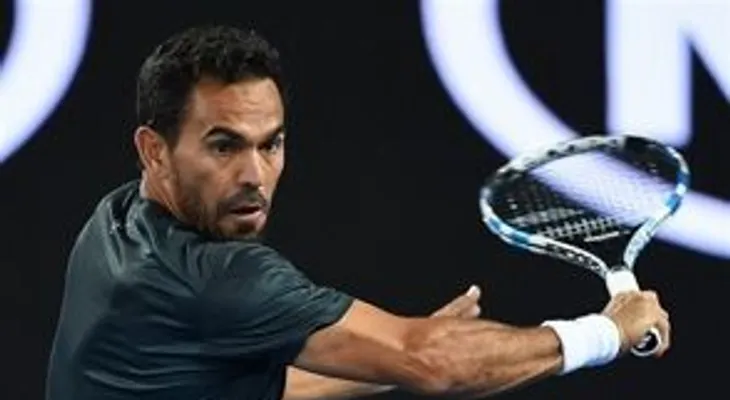Víctor Estrella supera al favorito y número 18 del mundo en Abierto de Ecuador
