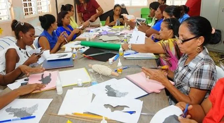 Maestros no podrán trabajar dos tandas para que puedan capacitarse