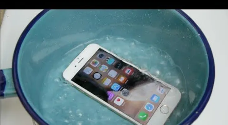 ¿Sobrevivirá el nuevo iPhone a un baño de agua hirviendo? (VIDEO)