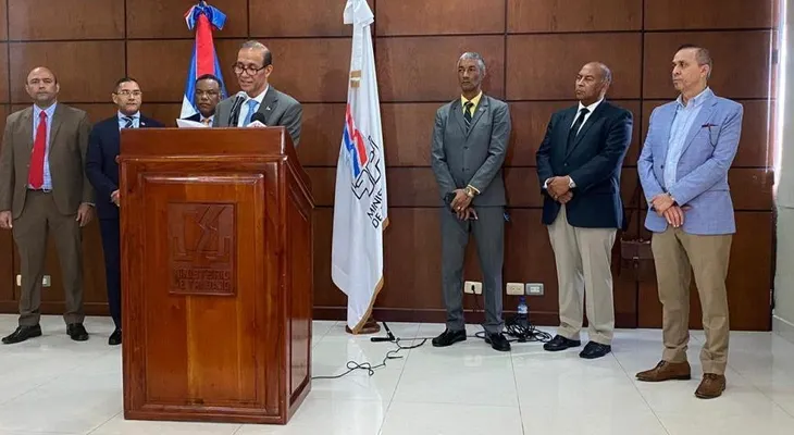 Ministro de Trabajo instruye a empleadores flexibilizar jornadas por el coronavirus 