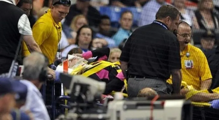 Mujer recibió pelotazo de foul cerca de un ojo en juego de Rays está estable