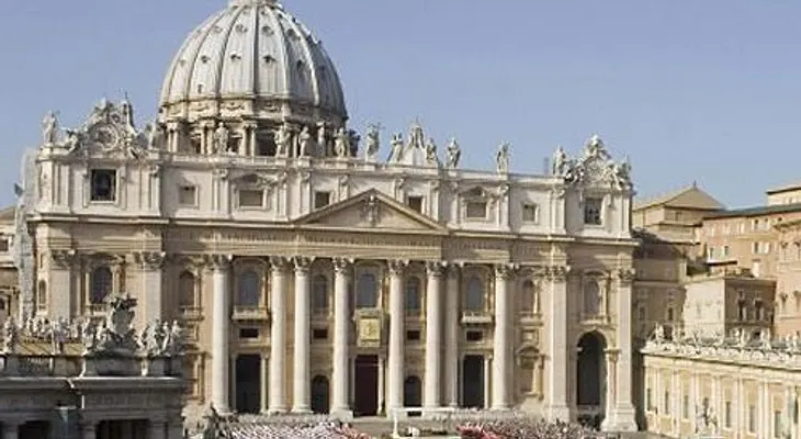 Renuncian el director y el subdirector del banco del Vaticano