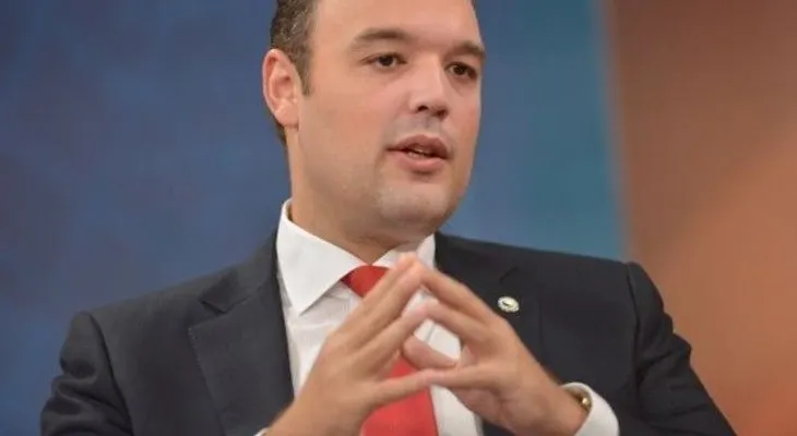 Ministro de Industria y Comercio justifica alza precios de los combustibles
