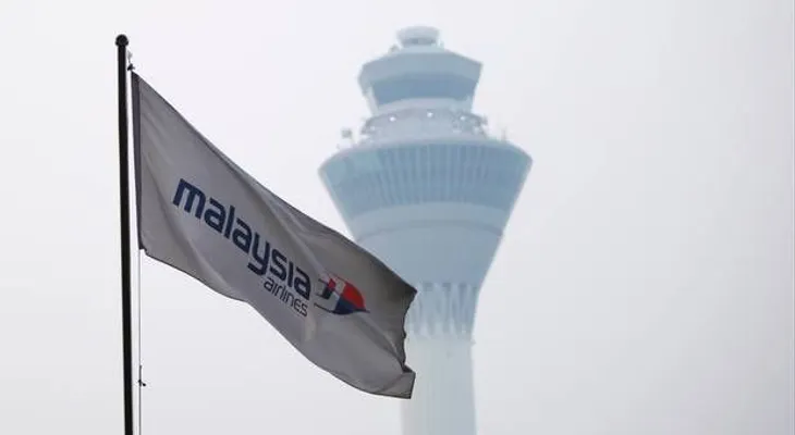 Australia: imágenes de satélite mostraría restos de vuelo MH370
