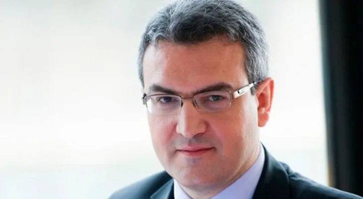 Interpol coloca orden de captura a franceses