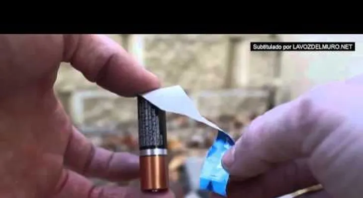 Fuego con un chicle y una pila (Video)