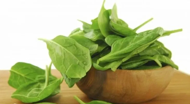 25 beneficios de comer espinaca