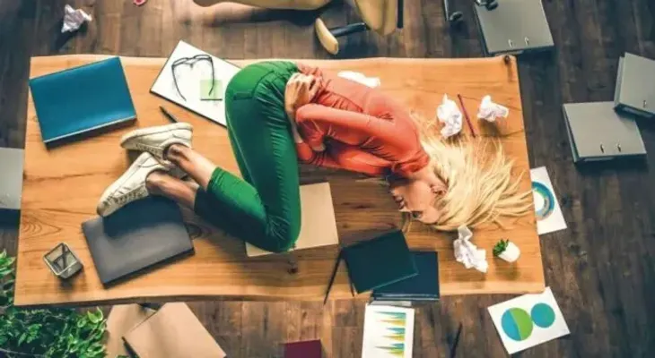 España estudia ley que permitiría la baja laboral por menstruación dolorosa