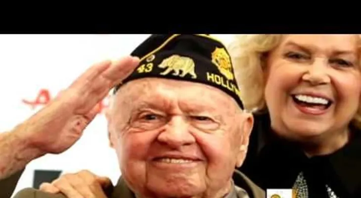 Mickey Rooney revela que fue víctima de abusos por su codicioso hijo adoptivo (VIDEO)