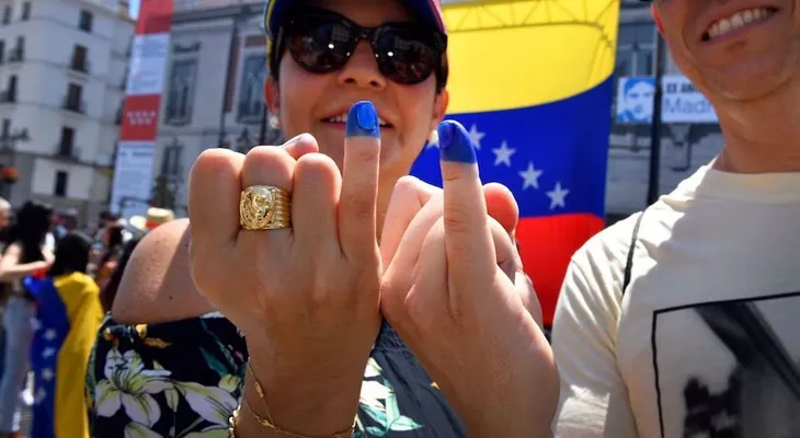Voces del MUNDO le piden a Maduro reconocer resultados consulta popular en Venezuela