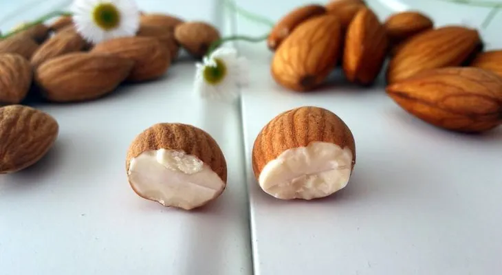 Seguro no sabes que mojar 4 Almendras en la noche y comerlas en la mañana produciría esto en tu cuerpo