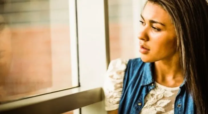 ¿Puede una mujer menstruar y estar embarazada sin saberlo?