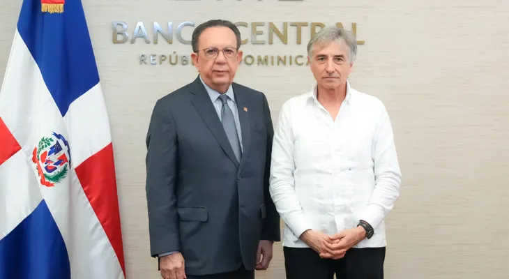 Gobernador Valdez Albizu recibió al embajador de la Unión Europea, Raúl Fuentes Milani