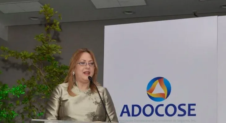 Ley busca aumentar un 10% deducible seguros de vehículos; ADOCOSE expresa preocupación