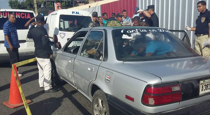 Chofer de carro público muere de infarto en plena avenida 